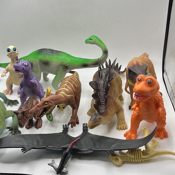 Dinosaur Lot Toys Figures - Picture 3 of 4